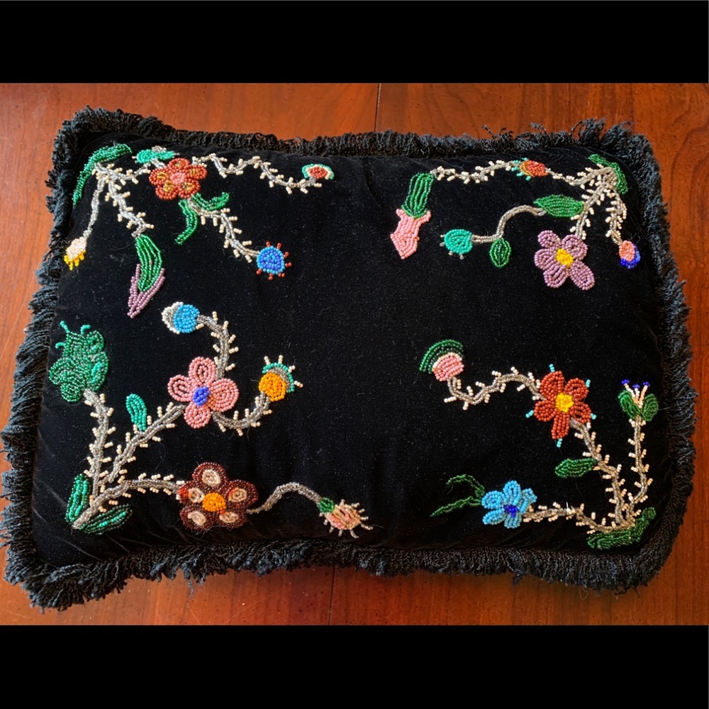 Native American Hand-beaded velvet pillow❣️
